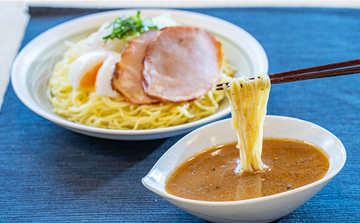 Noodles with dipping broth