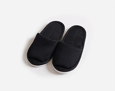 Wide children's slippers